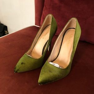 Lilana Olive Green Pumps Size 8.5